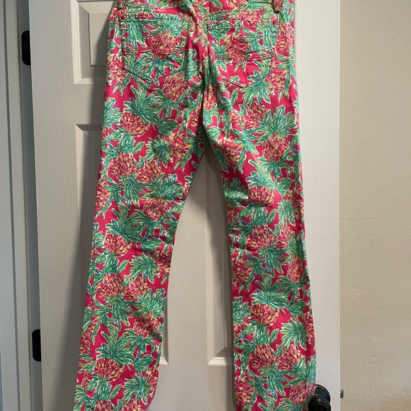 Lilly Pulitzer jeans. These jeans are so cute and are stretchy! - Picture 3 of 4